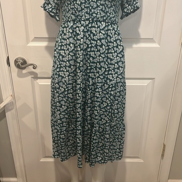 Abercrombie & Fitch green floral short sleeve smocked midi dress Medium - Picture 5 of 13